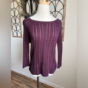 Used- good condition American Eagle sweater top size small